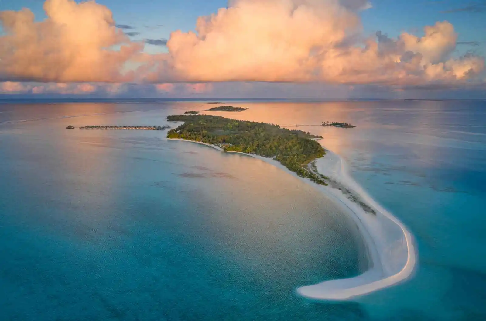 Vue aérienne sur l'atoll d'Ari, Villa Park, Sun Island