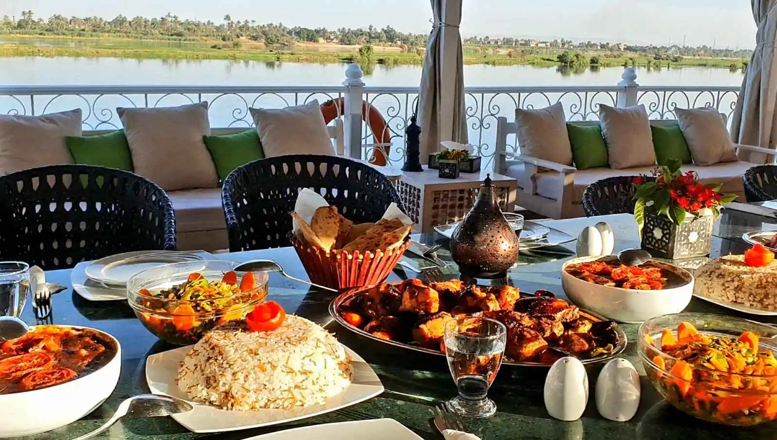 Restaurant, bateau Dahabeya Sekhmet, Egypte