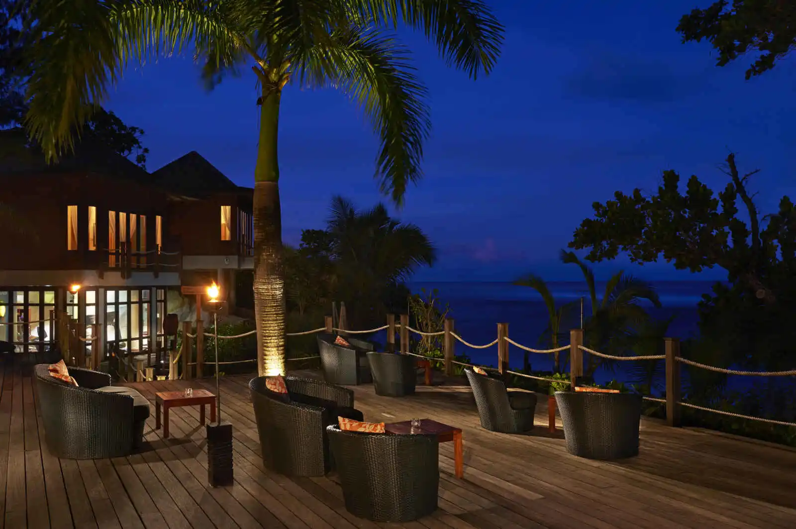 Terrasse de l'Oceanview Bar, DoubleTree by Hilton Seychelles Allamanda