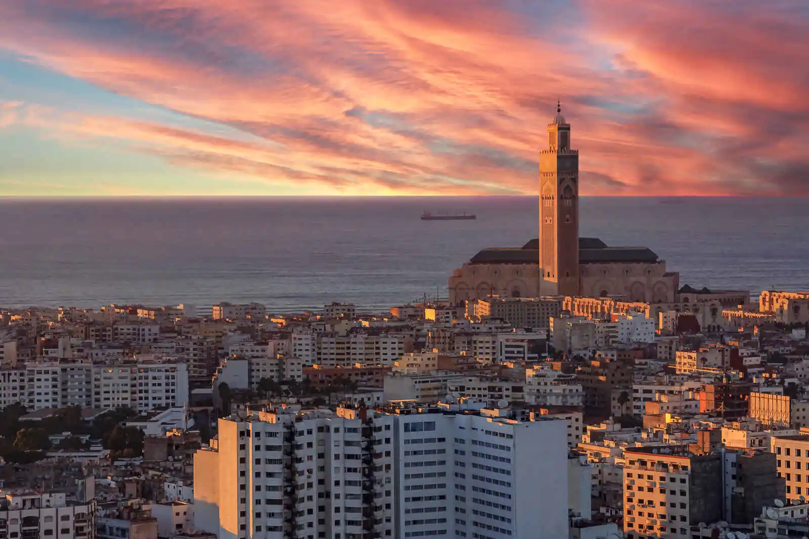 Espagne : La cosmopolite Casablanca & les volcaniques Canaries