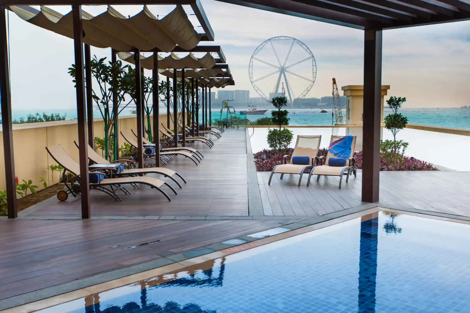 Piscine, JA Ocean View Hotel, Dubaï, Émirats arabes unis