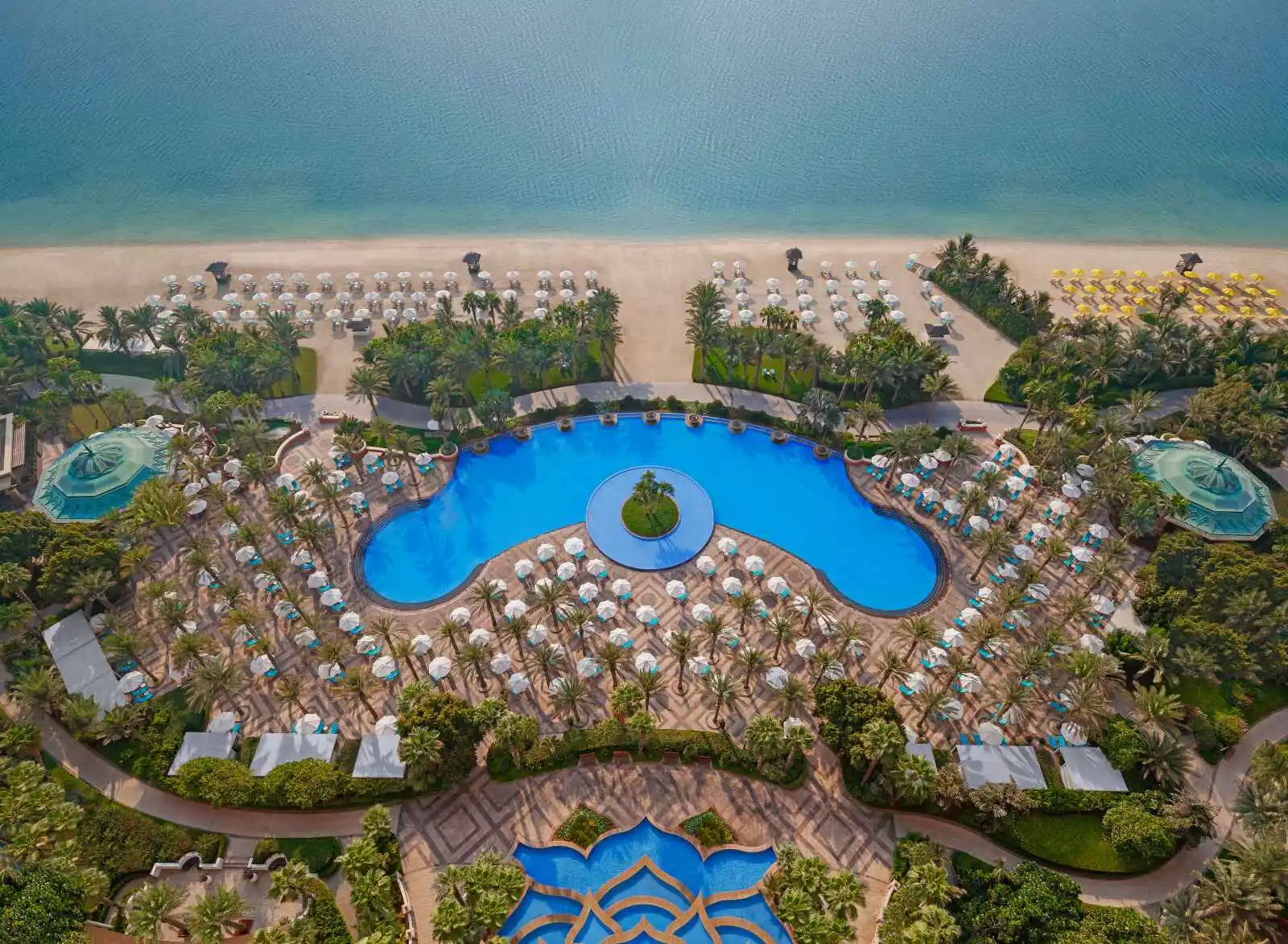 Vue aérienne de la piscine royale, Atlantis The Palm, Dubaï, Émirats arabes unis