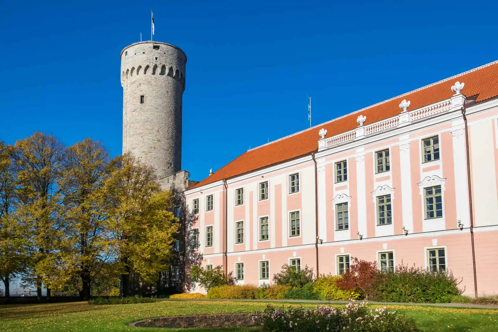 Château de Toompea et vue sur les Jardins du Gouverneur, Tallinn, Estonie