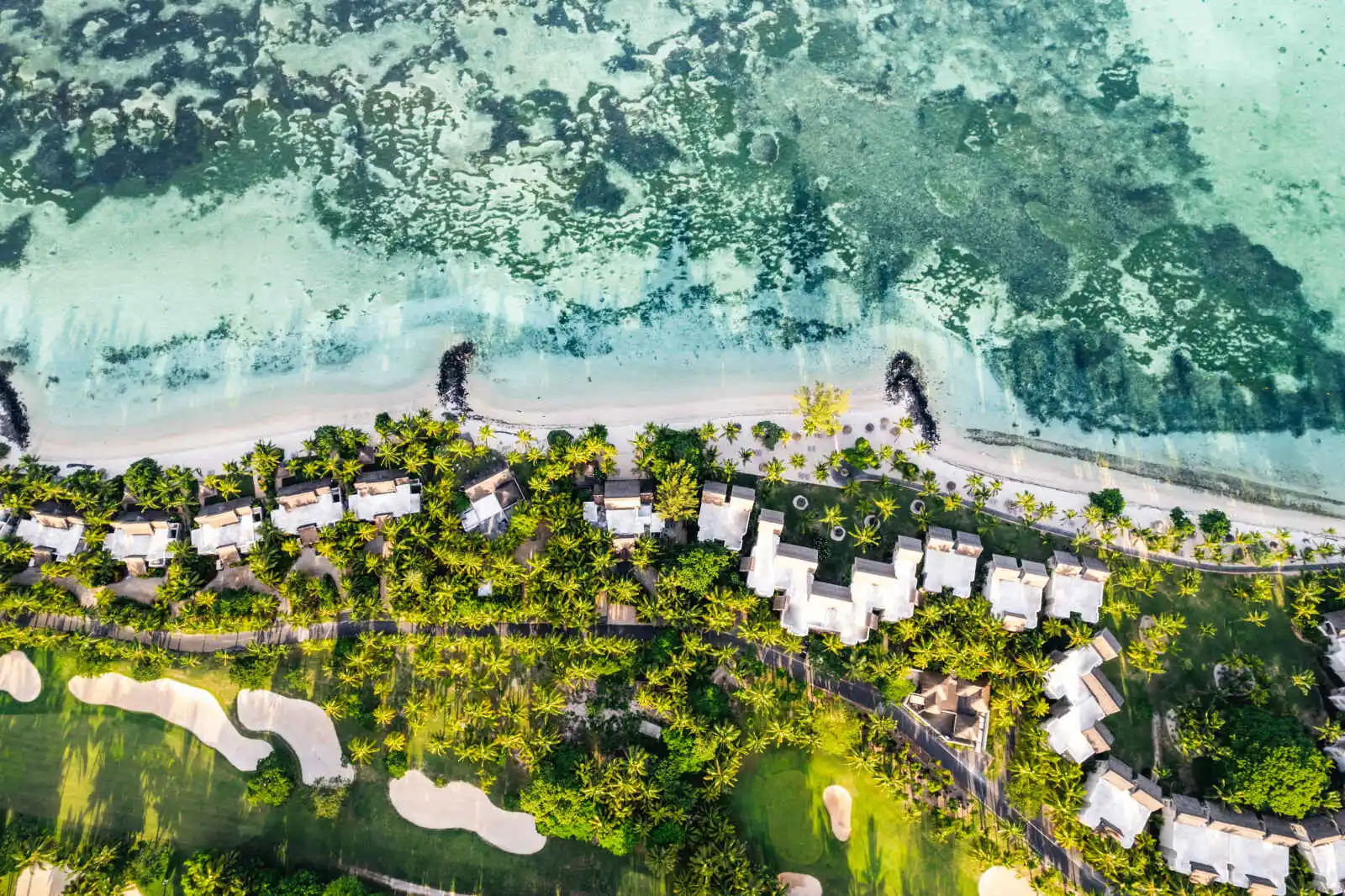 Vue aérienne de l'hôtel, hôtel Paradis Beachcomber Golf Resort & Spa, Le Morne, île Maurice
