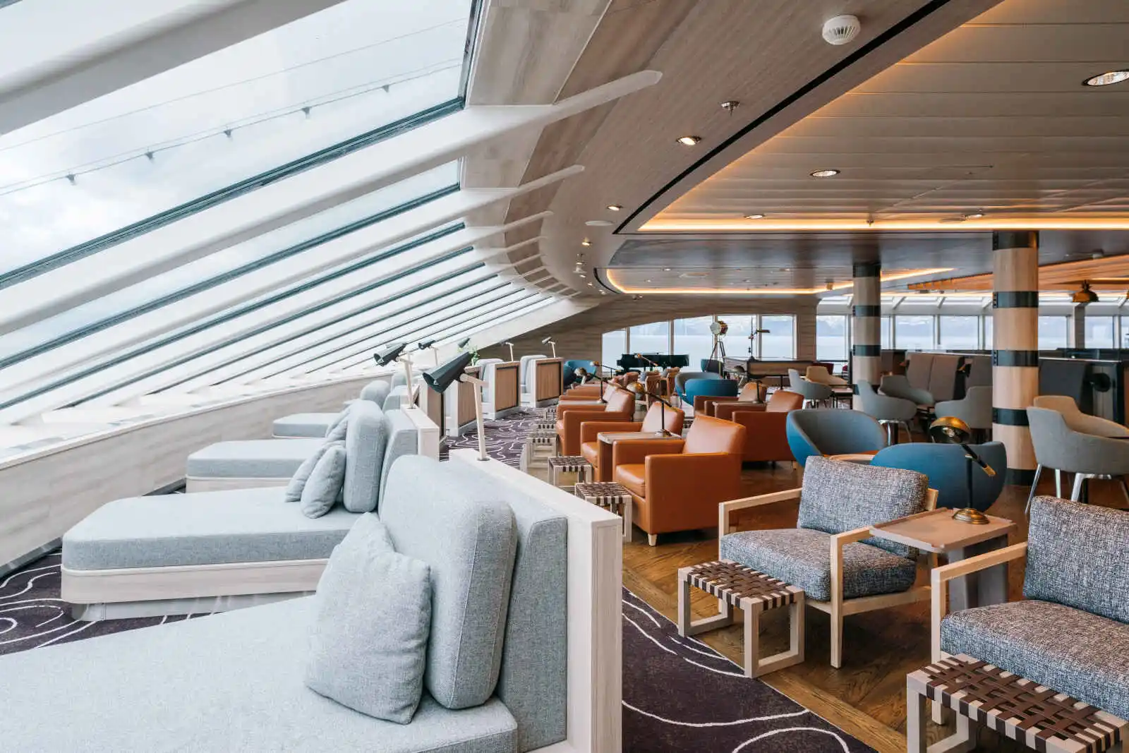 Explorer Lounge, M/S Fridtjof Nansen