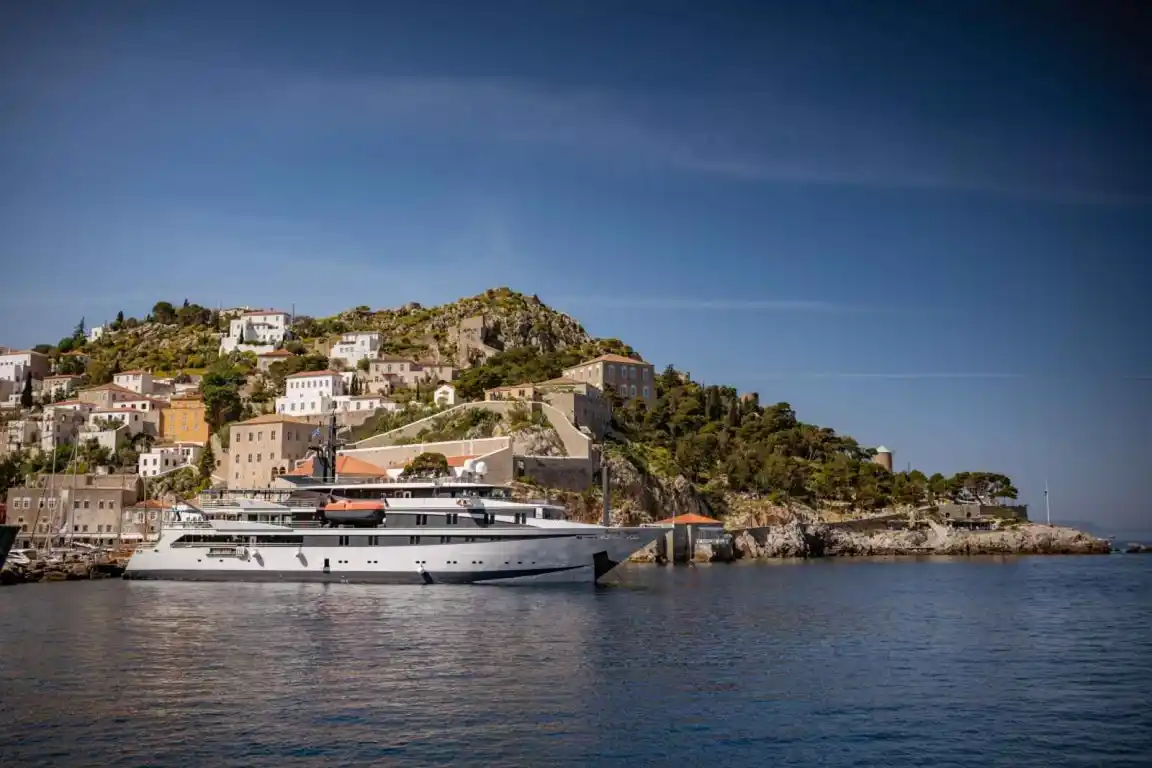 Vue extérieure du bateau, M/Y Variety Voyager