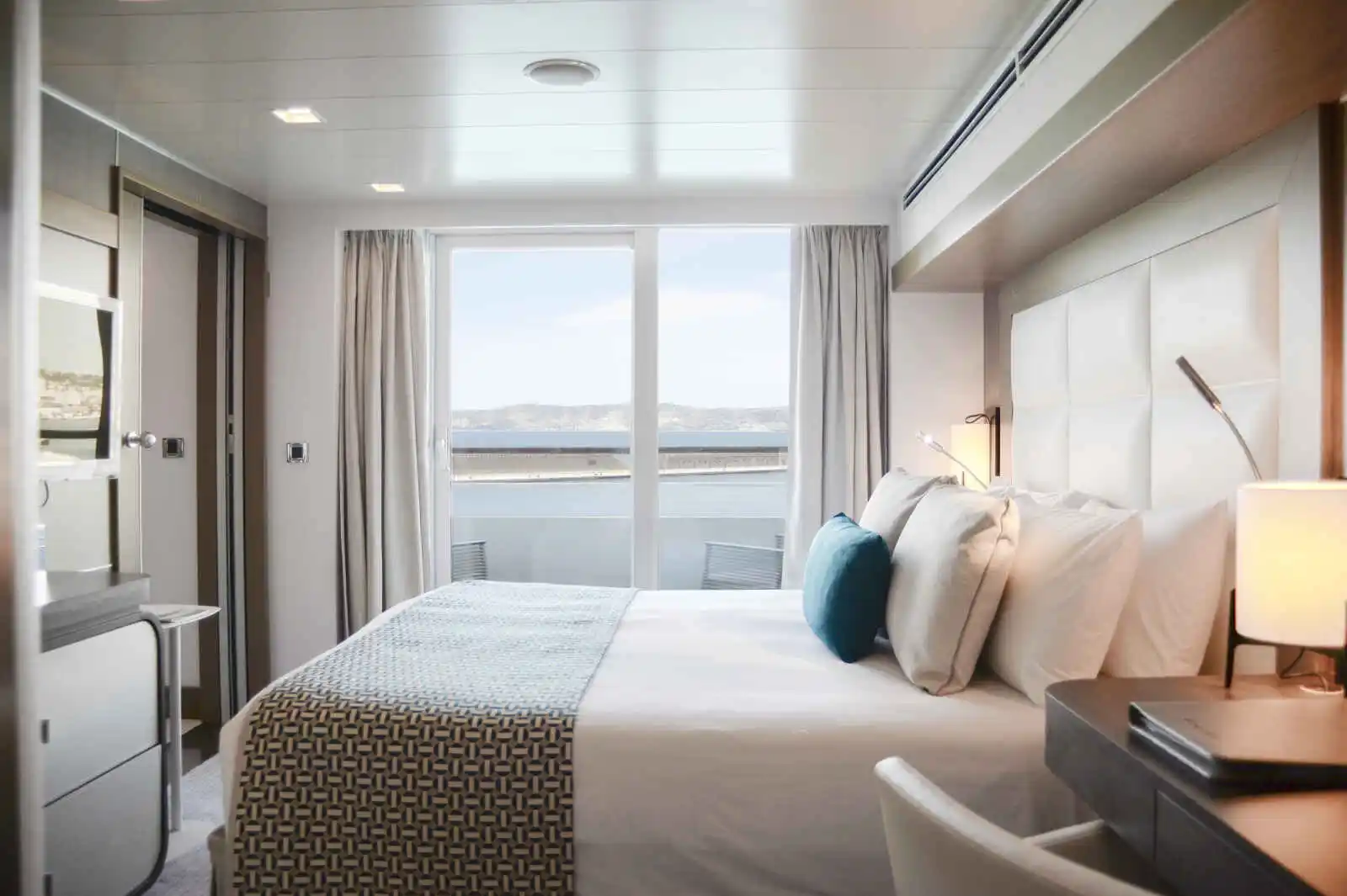 Suite prestige communicante, L'Austral, Les sistership